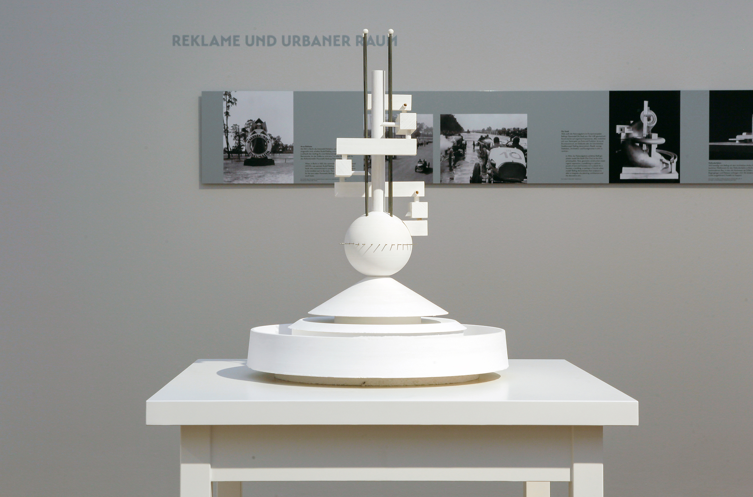 Foto: Modell des Tischbunnens in der Ausstellung