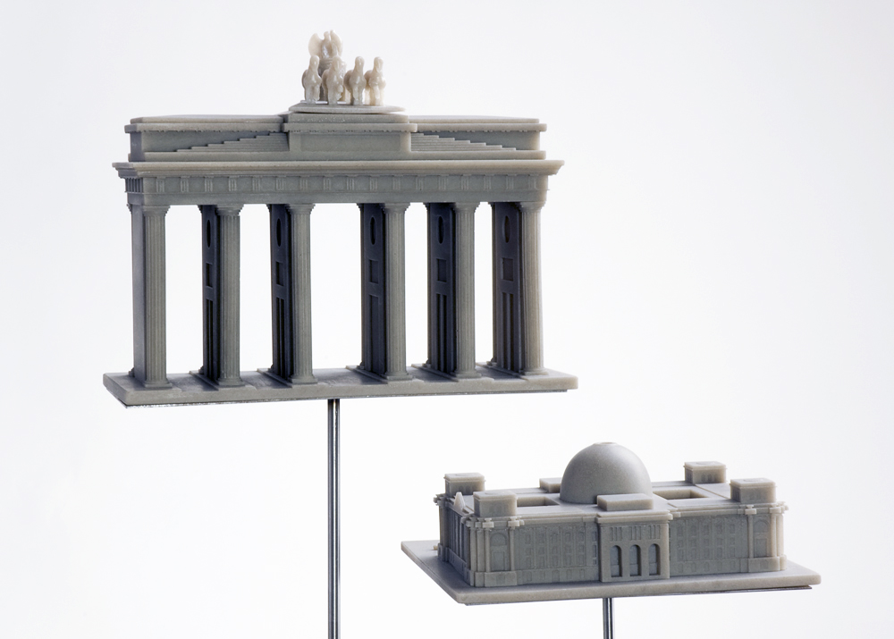 "Luoenmodelle" des Brandenburger Tors und des Reichstags